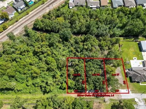 432 River Oaks Dr, Destrehan, LA 70047