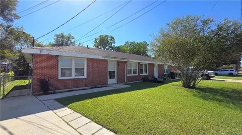 103 Live Oak Dr, Belle Chasse, LA 70037
