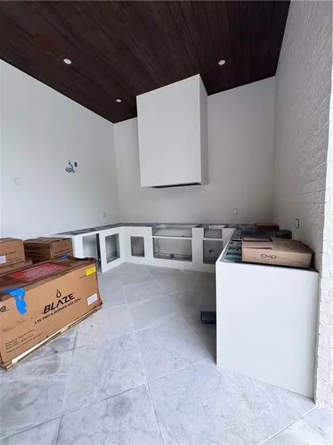 Kitchen - 54 Thunderbird Dr, Covington, LA 70433 photo 1 of 5