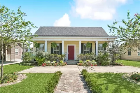 5249 Clementine Ln, Marrero, LA 70072