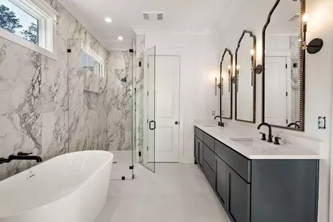 Bath - 854 Cane Loop Aly, Covington, LA 70433 photo 1 of 3