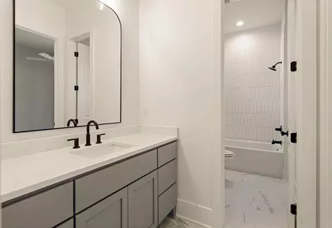 Bath - 854 Cane Loop Aly, Covington, LA 70433 photo 2 of 3