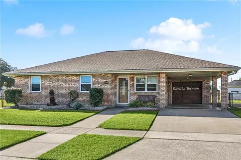 1804 Goldfinch Dr, Saint Bernard, LA 70085