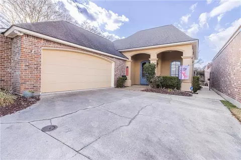 10746 Shoreline Dr, Baton Rouge, LA 70809