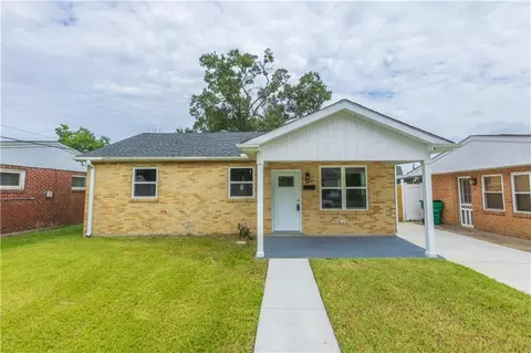 211 9th St, Gretna, LA 70053