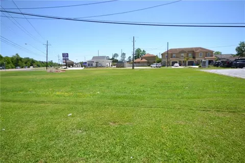 12429 Hwy 90 Hwy, Luling, LA 70070