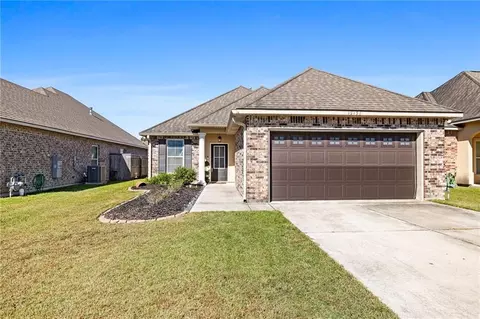 19196 Greenleaf Cir, Ponchatoula, LA 70454