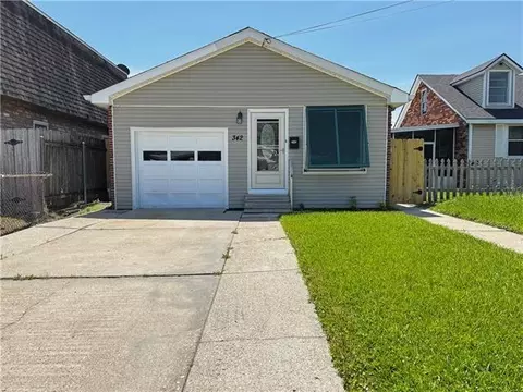 342 Oak Ave, Harahan, LA 70123