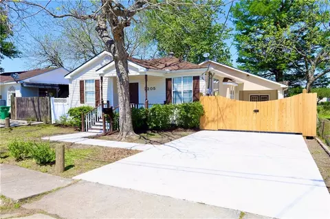 2205 Claire Ave, Gretna, LA 70053