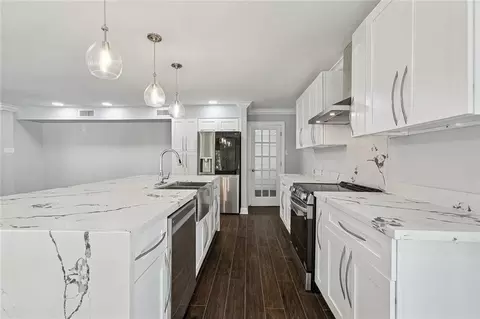 Kitchen - 69027 Riverbend Dr, Covington, LA 70433 photo 3 of 4
