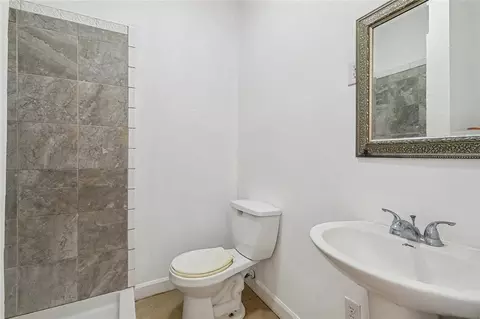 Bath - 69027 Riverbend Dr, Covington, LA 70433 photo 1 of 2