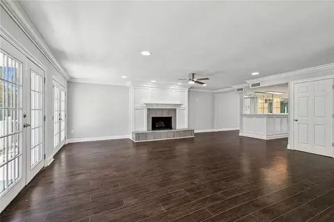 Living - 69027 Riverbend Dr, Covington, LA 70433 photo 9 of 11