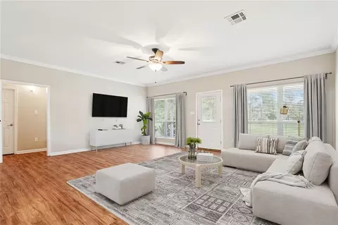 Living - 73121 Pruden Rd, Covington, LA 70435 photo 4 of 5