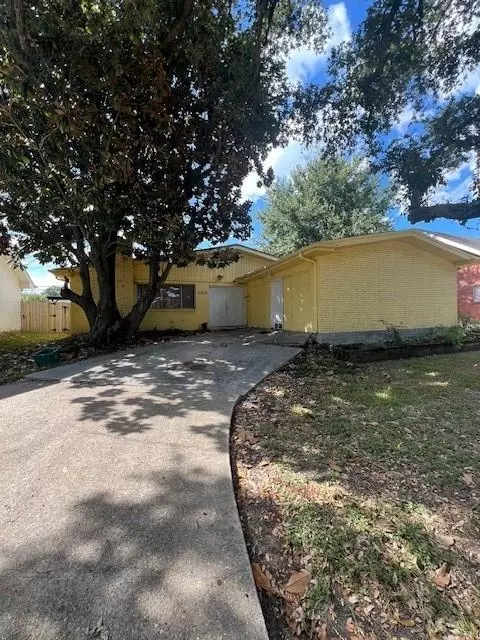 3916 Neyrey Dr, Metairie, LA 70002