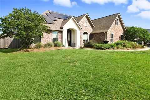 104 Tupelo Ct, Luling, LA 70070 photo 1