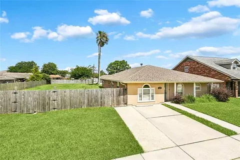 3024 Corinne Dr, Chalmette, LA 70043