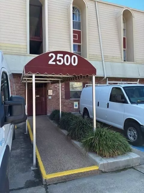 2500 Houma Blvd #303, Metairie, LA 70001