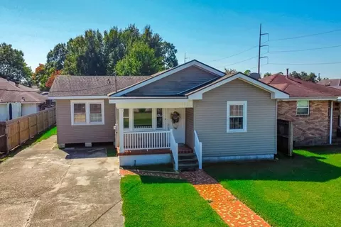 210 W Girod St, Chalmette, LA 70043