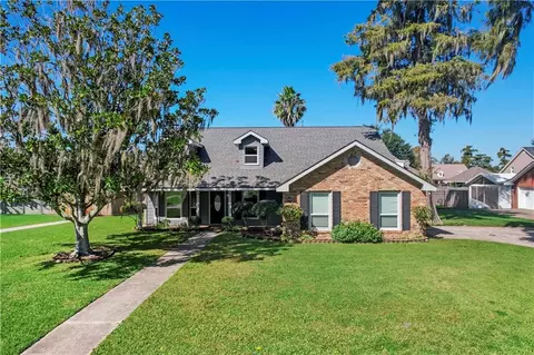 31 E Woodlawn Dr, Destrehan, LA 70047