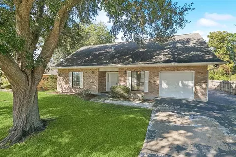 53 Parlange Dr, Destrehan, LA 70047