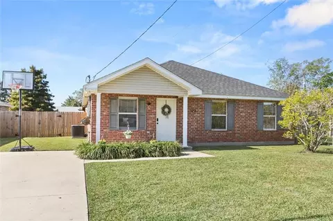 122 Badalamenti St, Luling, LA 70070 photo 1