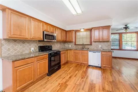 Kitchen - 800 S Range Rd, Hammond, LA 70403 photo 1 of 2