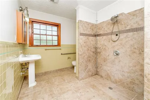Bath - 800 S Range Rd, Hammond, LA 70403 photo 1 of 2