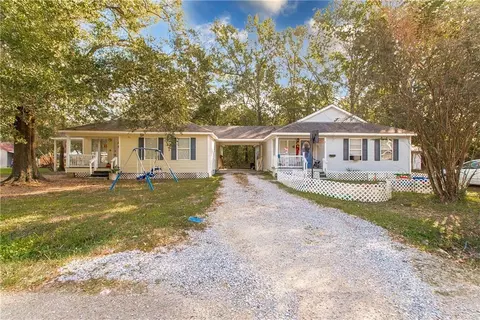 40216 Hendrix Ln, Ponchatoula, LA 70454