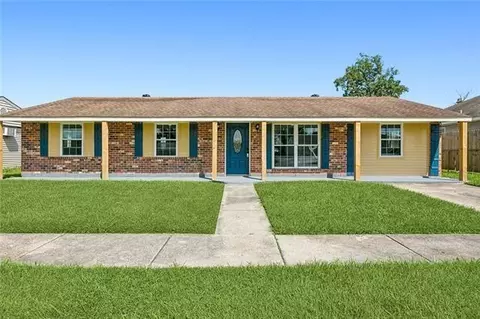 5713 Third St, Violet, LA 70092