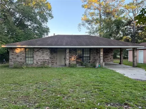 61308 25th St, Lacombe, LA 70445