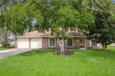 444 Water Oak Ln, Mandeville, LA 70471
