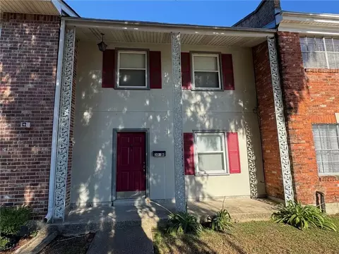 309 Cherry Blossom Ln # -B, Gretna, LA 70056