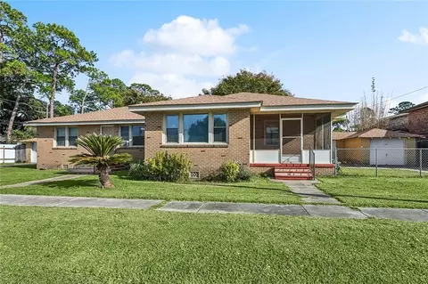 2013 17 Gallo Dr, Chalmette, LA 70043