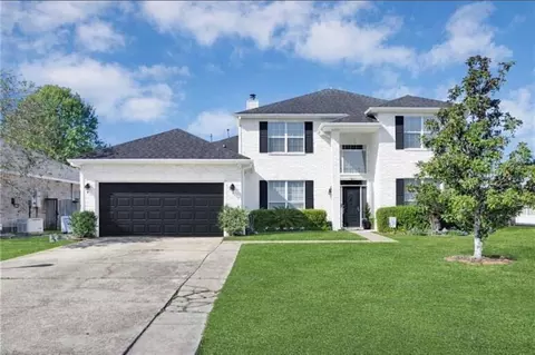 305 Stallion Ct, Covington, LA 70435