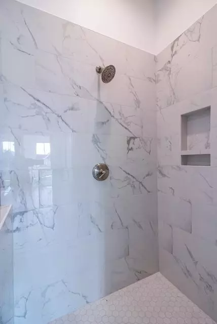 Bath - 225 Cove Pointe Dr, Luling, LA 70070 photo 3 of 6