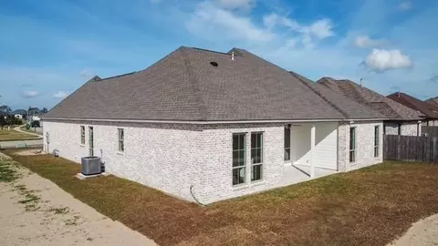 Exterior - 225 Cove Pointe Dr, Luling, LA 70070 photo 5 of 5