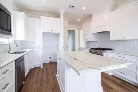 Kitchen - 225 Cove Pointe Dr, Luling, LA 70070 photo 1 of 4