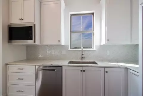 Kitchen - 225 Cove Pointe Dr, Luling, LA 70070 photo 3 of 4