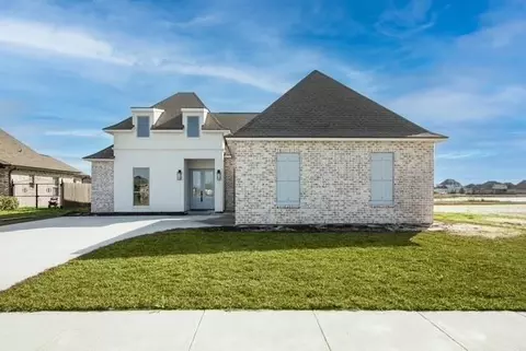 Exterior - 225 Cove Pointe Dr, Luling, LA 70070 photo 2 of 5