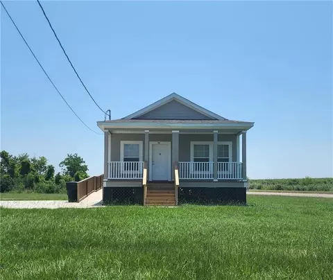 119 W Gulf Dr, Buras, LA 70041