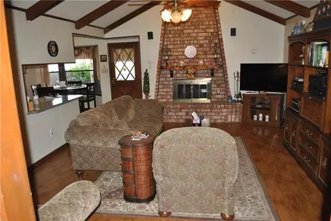 Living - 4461 David Dr, Kenner, LA 70065 photo 2 of 3
