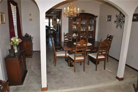 Dining - 4461 David Dr, Kenner, LA 70065 photo 1 of 3