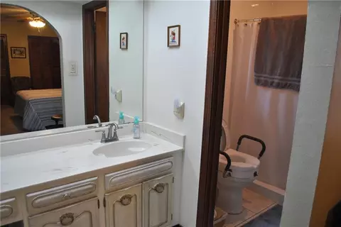 Bath - 4461 David Dr, Kenner, LA 70065 photo 3 of 5