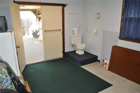 Bath - 4461 David Dr, Kenner, LA 70065 photo 5 of 5