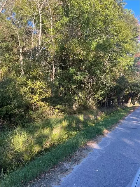 37465 E Pinehill Dr, Slidell, LA 70460