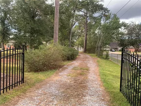 41267 Yokum Rd, Ponchatoula, LA 70454