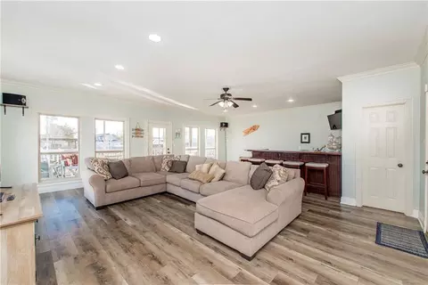 Living - 32870 Rivergate Cir, Springfield, LA 70462 photo 2 of 2