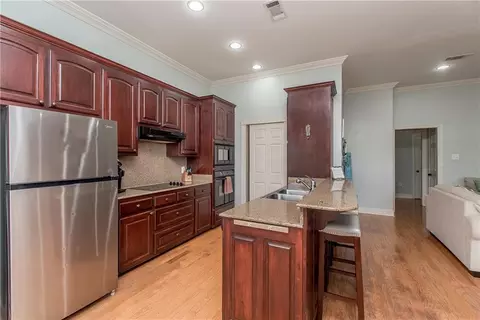 Kitchen - 32870 Rivergate Cir, Springfield, LA 70462 photo 3 of 4