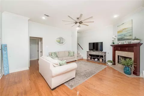 Living - 32870 Rivergate Cir, Springfield, LA 70462 photo 1 of 2