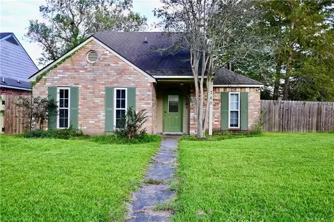 765 Fawn Lake Dr, Baton Rouge, LA 70816